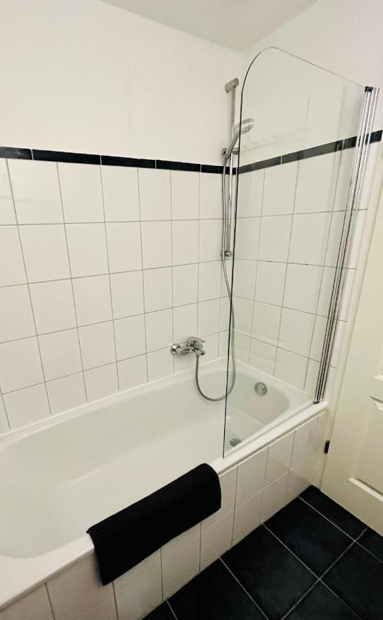 Aycatcherhomes - Top Lage I 4 Personen I 2 Schlafzimmer I Zentral I Altstadt Marburg I Naehe Fluss Lahn I Wlan I Apartment Sirius Buitenkant foto